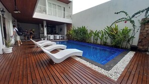 Deluxe-dobbeltværelse - udsigt til pool | Terrasse/gårdhave