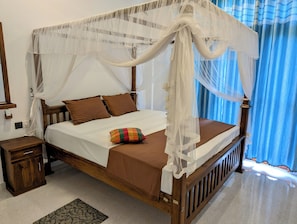 Habitació doble Deluxe, balcó | Habitacions insonoritzades, planxa i posts de planxar i wifi gratuïta