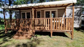 Exterior - 30 minutes from puy du fou, air-conditioned mobile home in quiet family campsite (La Boissière-de-Montaigu)