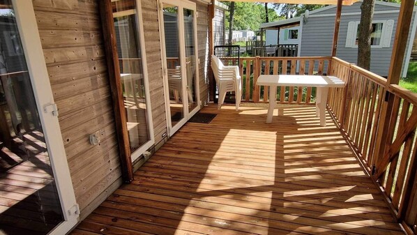 Property grounds - 30 minutes from puy du fou, air-conditioned mobile home in quiet family campsite (La Boissière-de-Montaigu)