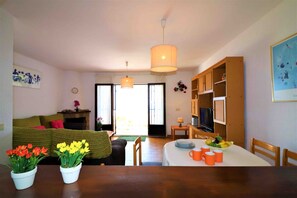 Apartment | Living room - Apartment in Roses Near Waterfront & Mountains (Roses)