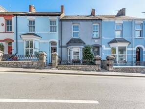 Exterior - Great property, built in circa 1840, in the heart of Tenby. (Tenby)
