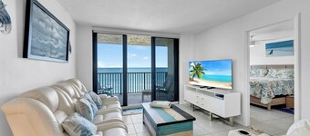 Ocean front 2-bedroom 2 bath condo, spectacular views, fully furnished