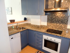 Apartment | Private kitchen - Apartment in Roses for 4 People (Roses)