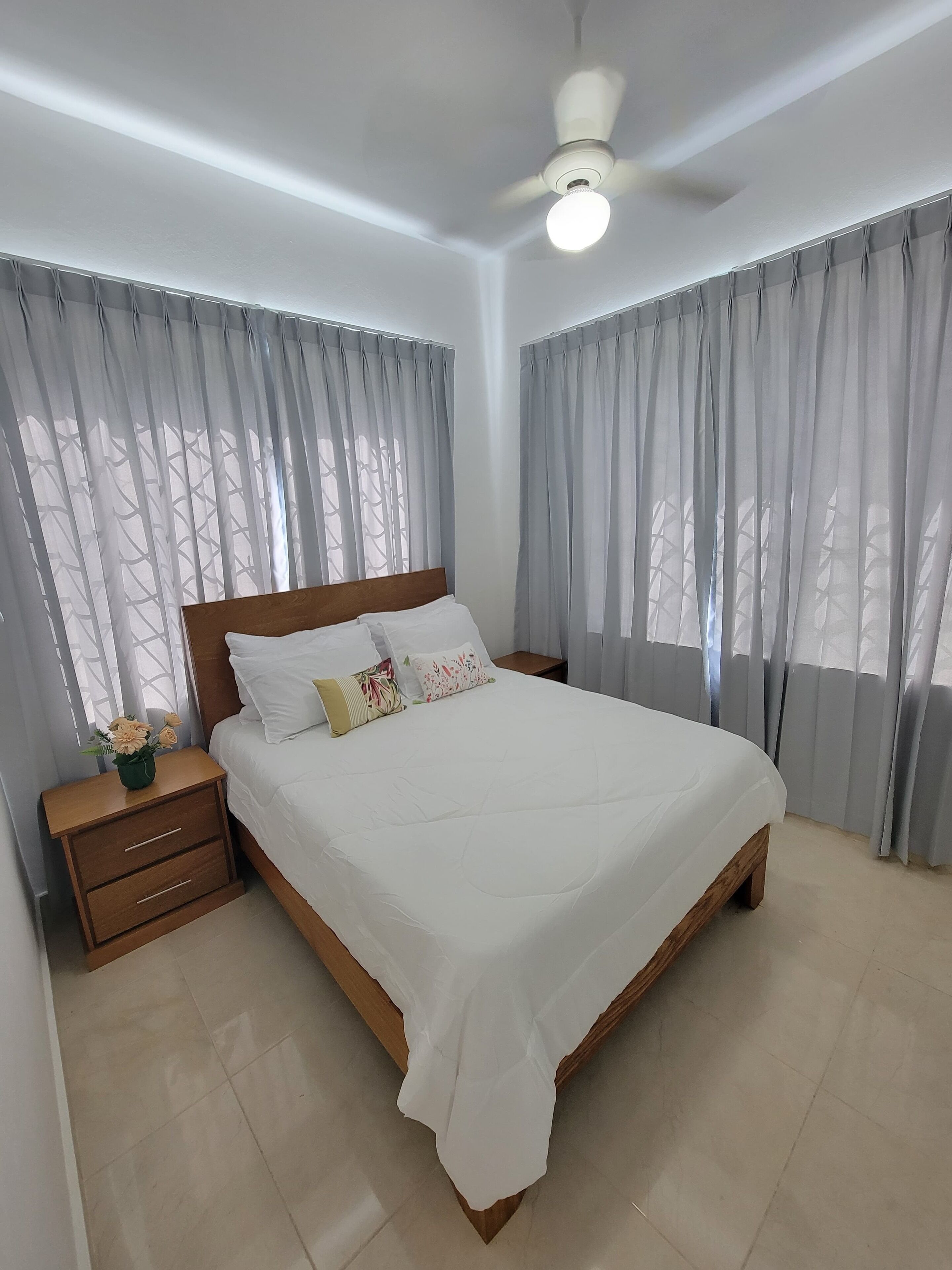 4 bedrooms, iron/ironing board, WiFi