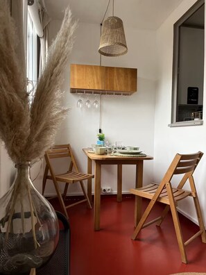 Dining - The Pearl of the Cliffs (Le Tréport)