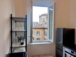 Fridge, microwave, oven, stovetop - Beautiful house in the heart of Rome 20meters from Piazza Venezia/Trevi Fountain (Roma)