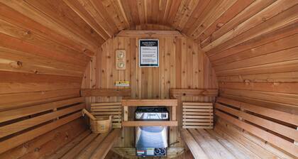 Luxurious Poconos Retreat~Hot Tub, Sauna, Games, Fire Pit, Pets Welcome!