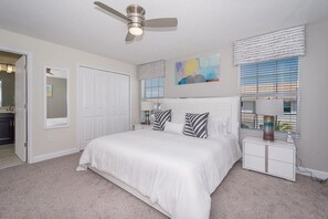 4 chambres, fer et planche à repasser, lit parapluie, Wi-Fi