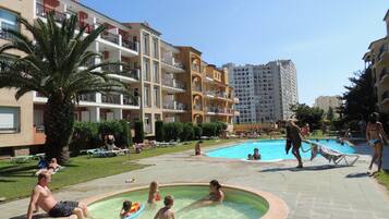 Apartment | Pool | Outdoor pool