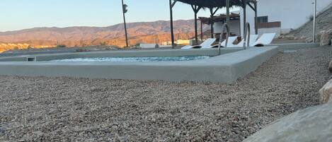 حمّام سباحة خارجي