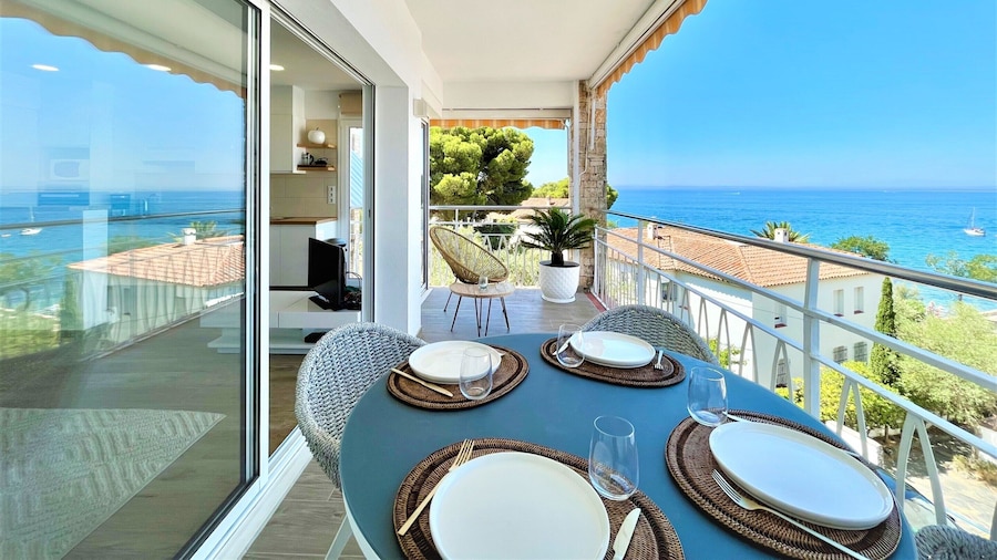 Apartment Near Canyelles Petites Beach
