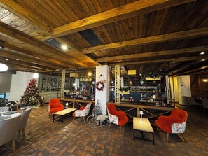 Bar (in der Unterkunft)
