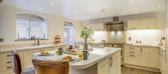 3 bedroom accommodation in Whitchurch