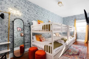 5 bedrooms, desk, iron/ironing board, free WiFi
