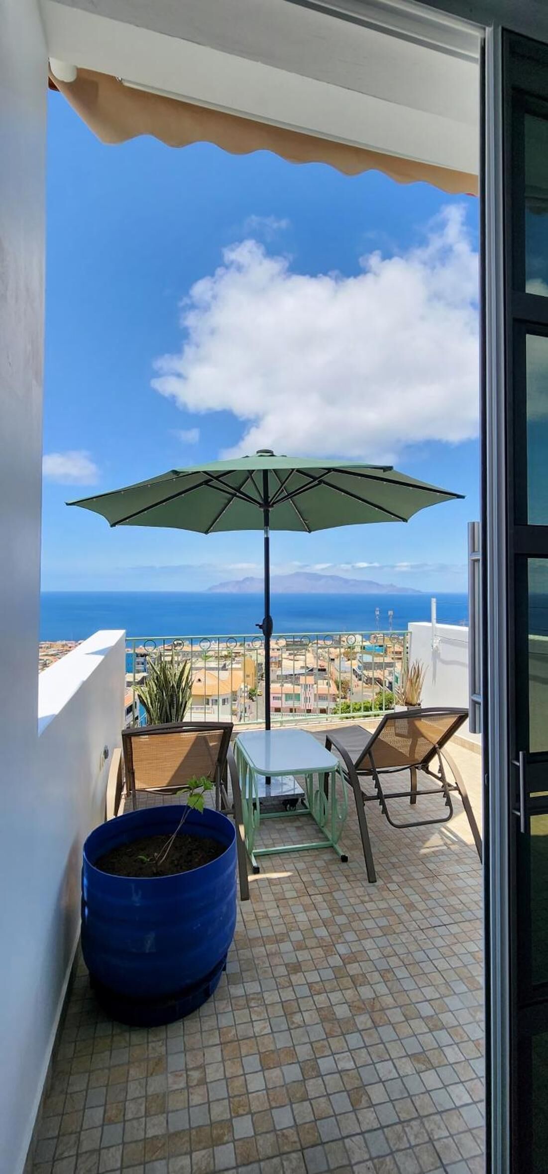 Hus - 3 soveværelser - balkon | Opholdsområde