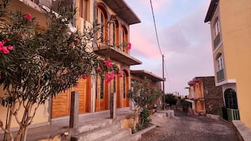 Casa, 3 habitaciones, balcón | Exterior