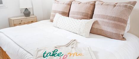 1 slaapkamer, een strijkplank/strijkijzer, wifi, beddengoed