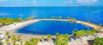 Extravagant Miami House Near Everglades