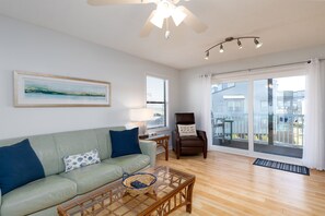 Smart TV, DVD player, books