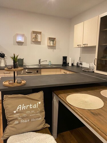 NEU FeWo Burgunderwiese die moderne Ferienwohnung direkt am Rotweinwanderweg