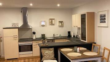 Kühlschrank, Ofen, Herdplatte, Geschirrspüler