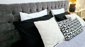 1 habitación, tabla de planchar con plancha, wifi y ropa de cama
