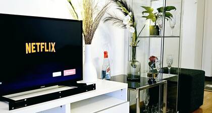 Luxurious apartment in the heart of city Örebro Cozy and central)