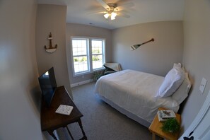 3 室のベッドルーム、アイロン / アイロン台、WiFi (無料)、ベッドシーツ