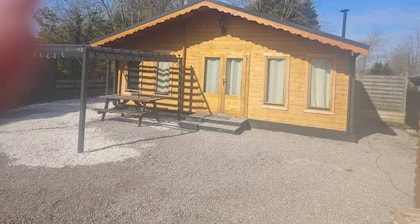 CHALET WITH SOFA TANTRA