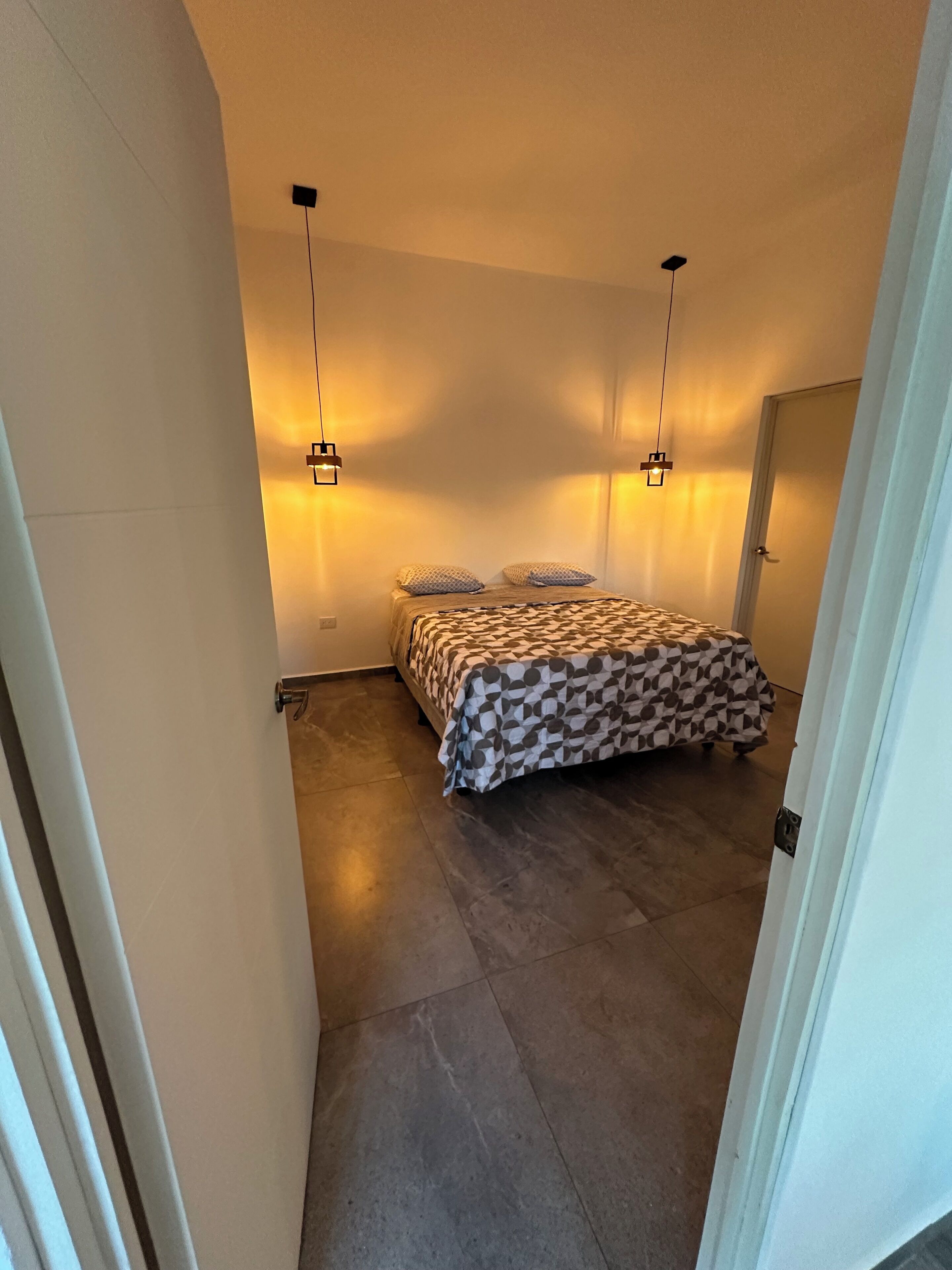 3 habitaciones, tabla de planchar con plancha y wifi 