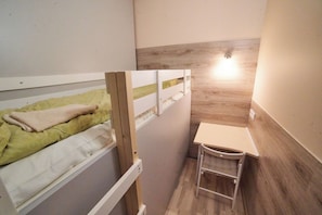 Basic Shared Dormitory, Mixed Dorm, Non Smoking