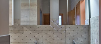 Tokyo Vibes Hostel with more privacy (Self Check in)
