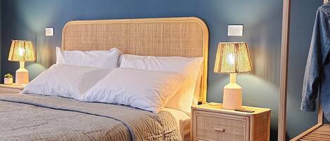 1 bedroom, in-room safe, desk, iron/ironing board