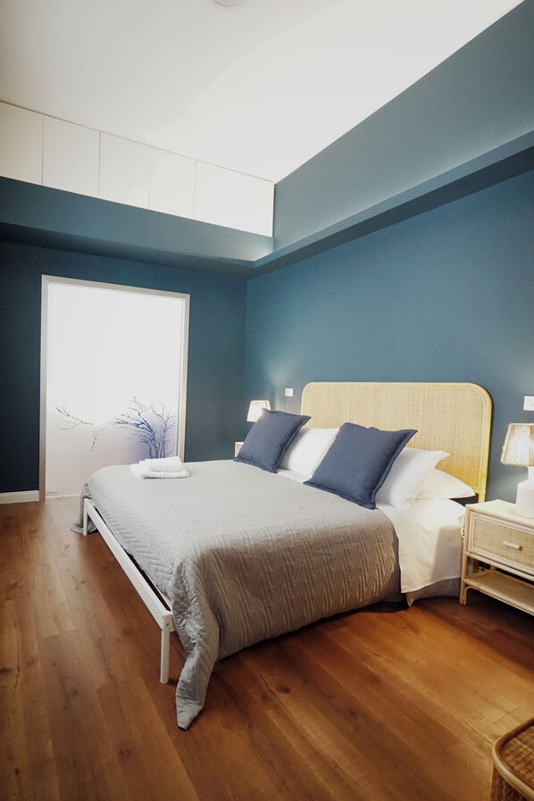 1 bedroom, in-room safe, desk, iron/ironing board