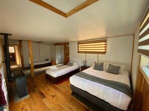 Quadruple Room, Private Bathroom | Laptop workspace, free WiFi, bed sheets