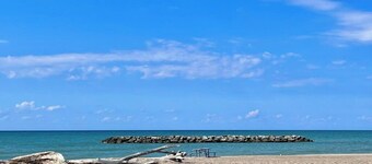 Chic and Spacious 3 bedroom home located 3.4 mi from downtown Erie, PA