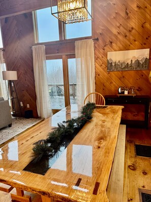 Interior - Cozy Chalet – Mtn View+ Hot Tub+ Hike+ Santa's Vil (Lancaster)
