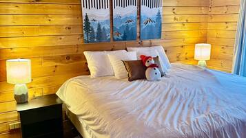 4 bedrooms, iron/ironing board, free WiFi, bed sheets