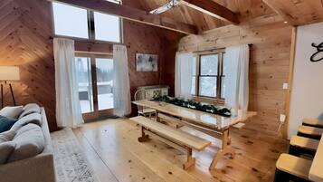 Smart TV, fireplace, video games, DVD player