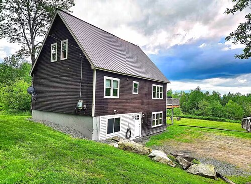 Cozy Chalet – Mtn View+ Hot Tub+ Hike+ Santa's Vil