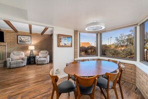 Dining - Sonoran Sky Escape - 360 views - Heated Pool Option (Tucson)
