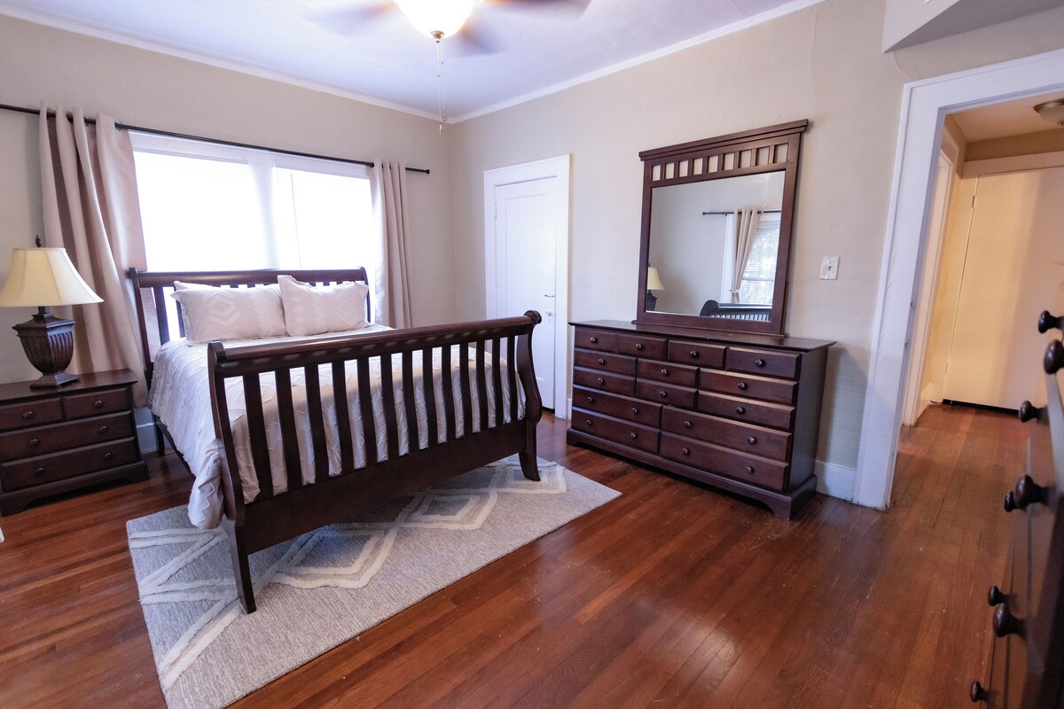 Photo 27 of H-Town Chenevert Charm