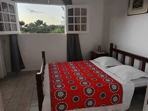 2 bedrooms, iron/ironing board, free WiFi
