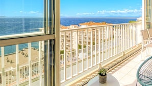Apartment | View from property - Apartment in Roses by the Waterfront (Roses)