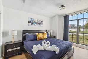 5 bedrooms, iron/ironing board, WiFi, bed sheets