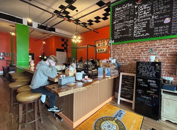 Bar (in der Unterkunft)