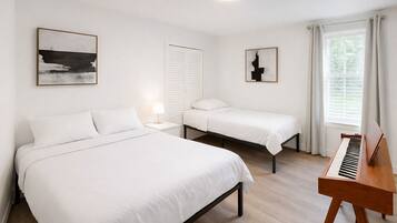 4 habitaciones, escritorio, wifi y ropa de cama