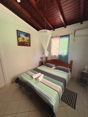 1 bedroom, iron/ironing board - La Palmeraie (formerly Maison Hator) in Grand-Bourg (Grand-Bourg)