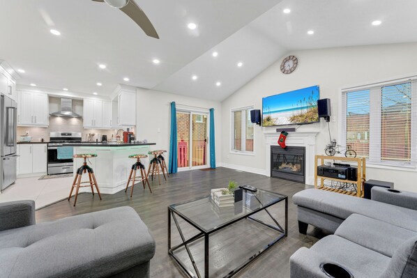 Téléviseur connecté, foyer, table de baby-foot, chaßne audio